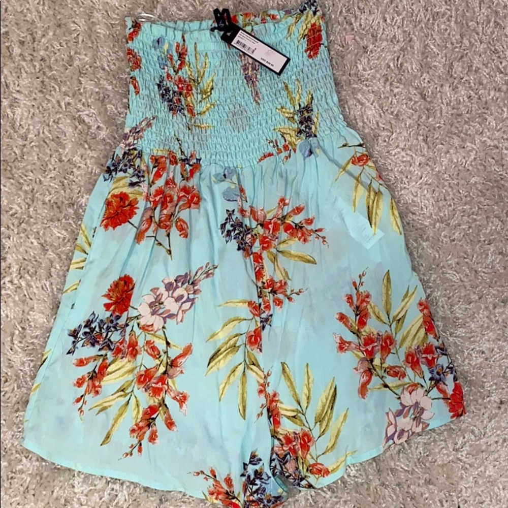 ✨BRAND NEW floral romper